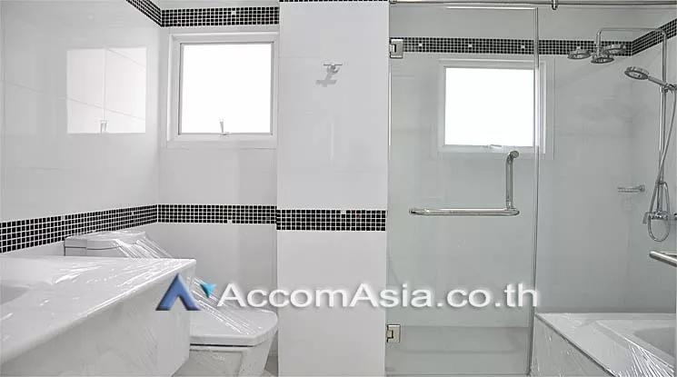 13  Office Space For Sale in Silom ,Bangkok BTS Sala Daeng AA13147